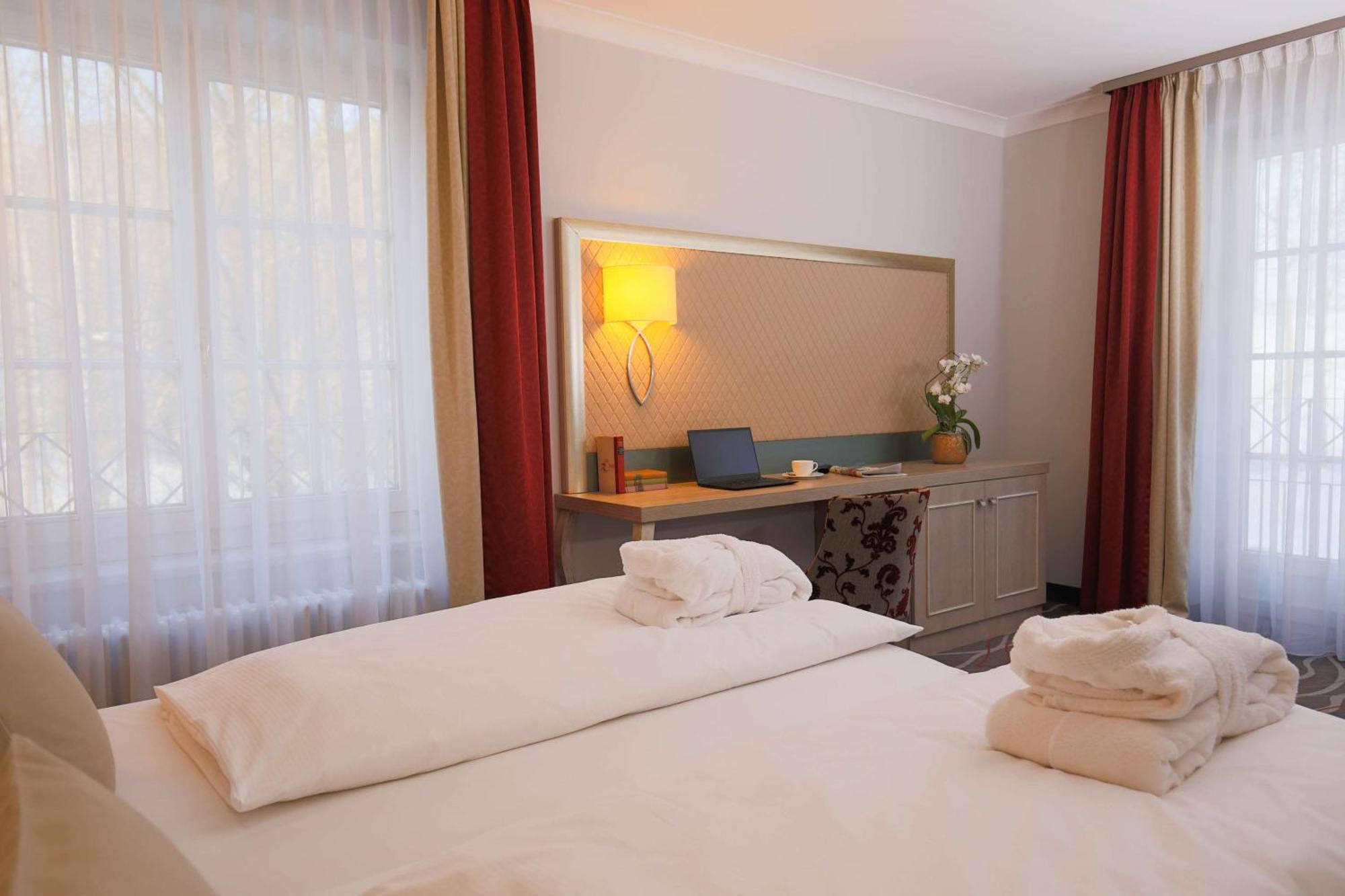 Hotel Bayerischer Hof Miesbach, BW Premier Collection Екстериор снимка