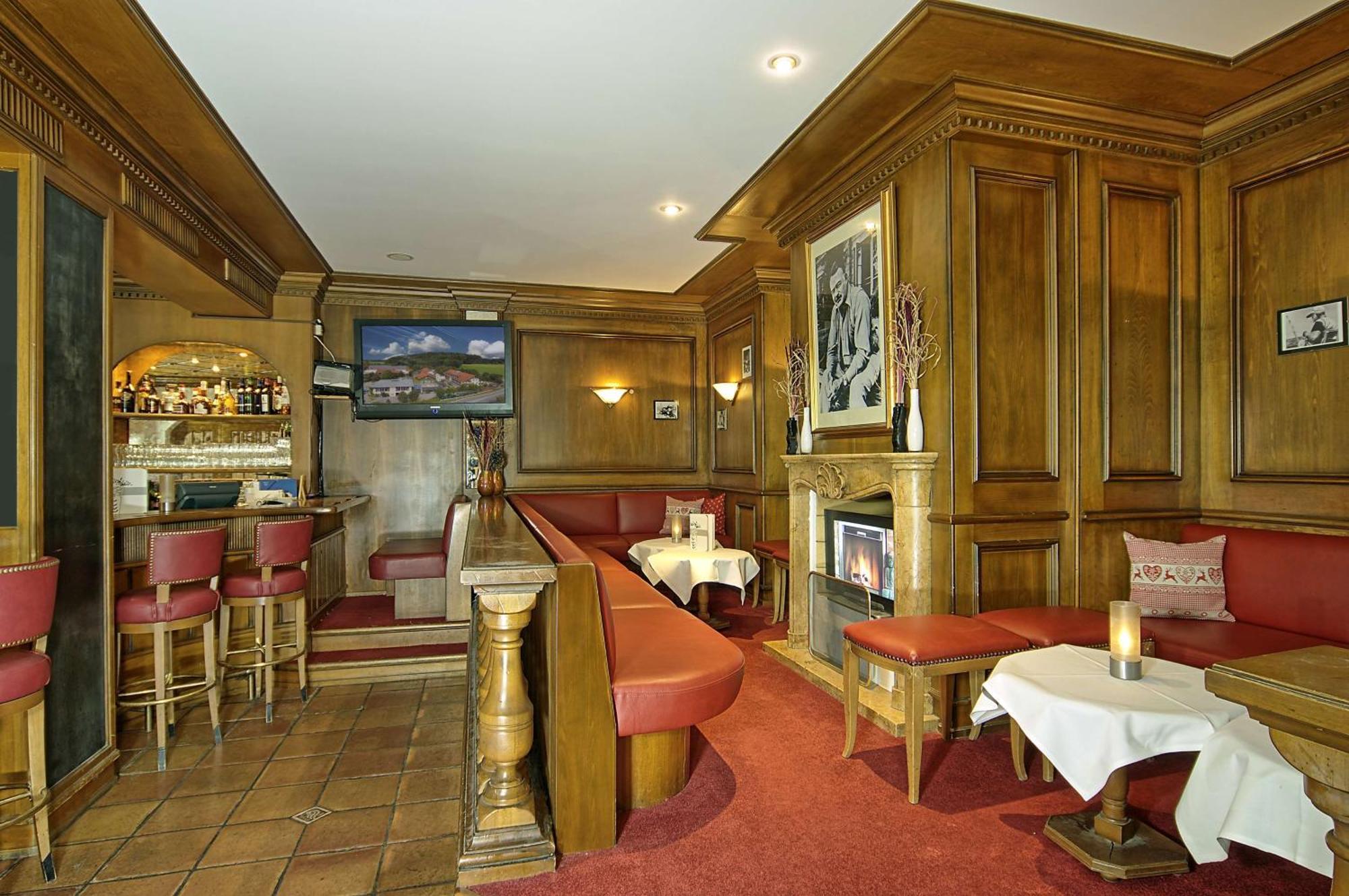 Hotel Bayerischer Hof Miesbach, BW Premier Collection Екстериор снимка