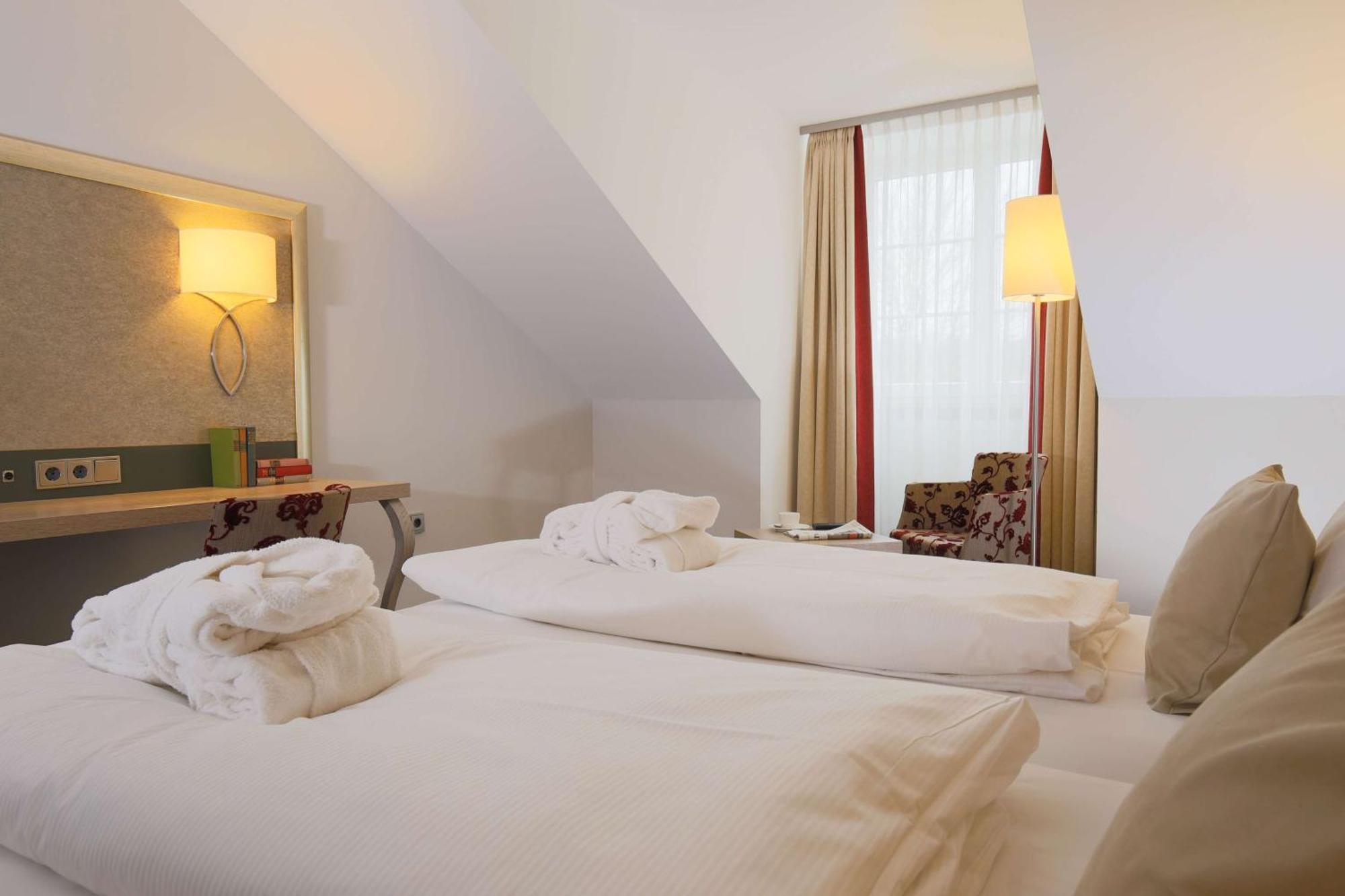 Hotel Bayerischer Hof Miesbach, BW Premier Collection Екстериор снимка