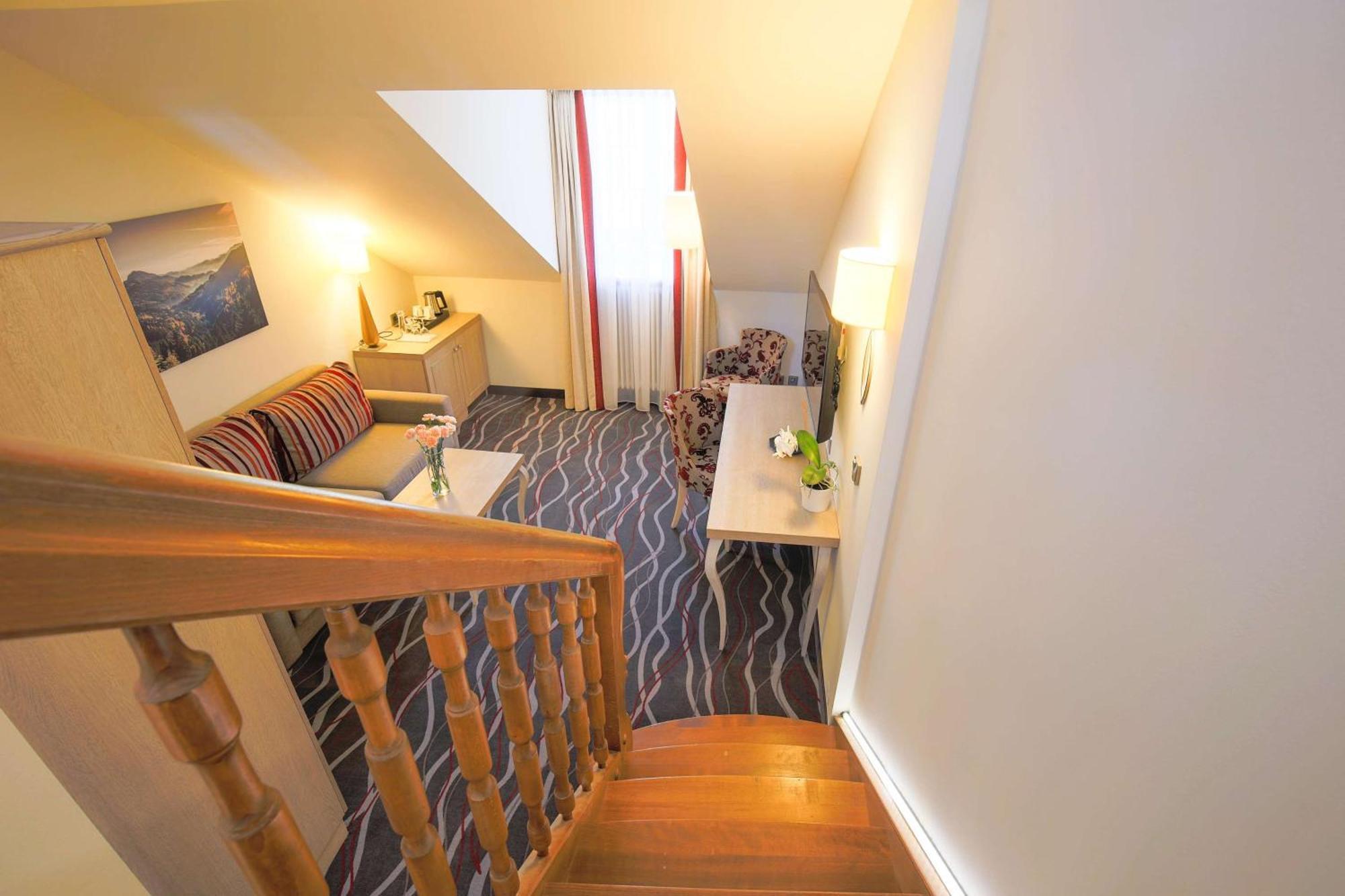Hotel Bayerischer Hof Miesbach, BW Premier Collection Екстериор снимка